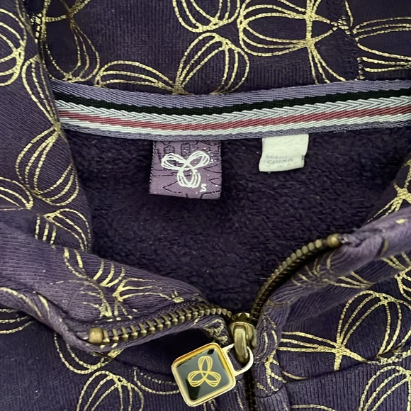 TNA hoodie - Picture 2 of 3